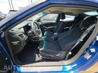 2016 Hyundai Veloster – miniatura 6