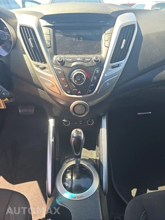 2016 Hyundai Veloster – miniatura 11