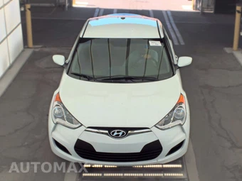 2016 Hyundai Veloster – miniatura 2