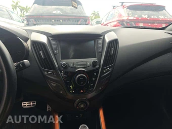 2016 Hyundai Veloster Turbo w/Orange Accent - miniatura 10