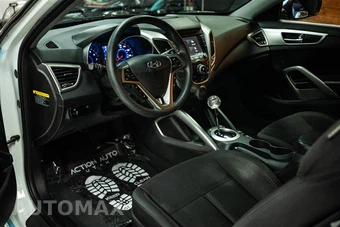 2016 Hyundai Veloster w/Yellow Accent - miniatura 8