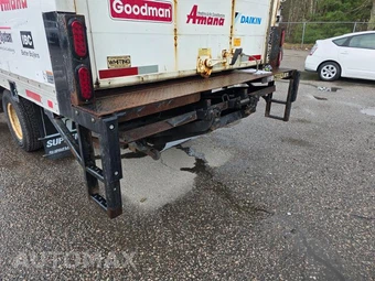 2016 Isuzu NPR HD Base – miniatura 14