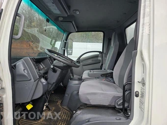 2016 Isuzu NPR HD Base – miniatura 3