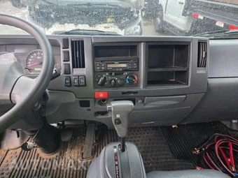 2016 Isuzu NPR HD Base – miniatura 4