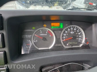2016 Isuzu NPR HD Base – miniatura 9