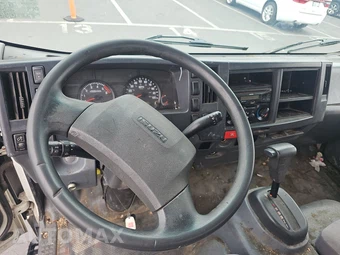 2016 Isuzu NPR HD Base Low Tilt - miniatura 10