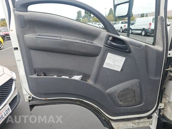 2016 Isuzu NPR HD Base Low Tilt - miniatura 9