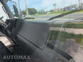 2016 Isuzu NPR HD Base Low Tilt – miniatura 16