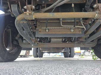 2016 Isuzu NPR HD Base Low Tilt – miniatura 17