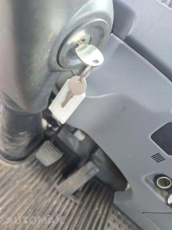 2016 Isuzu NPR HD Base Low Tilt – miniatura 8