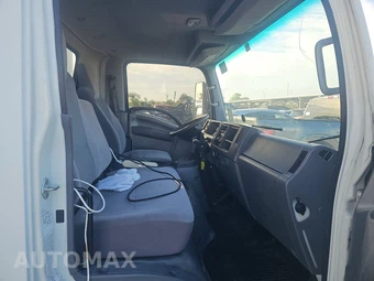 2016 Isuzu NPR - miniatura 8