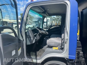 2016 Isuzu Oasis – miniatura 26
