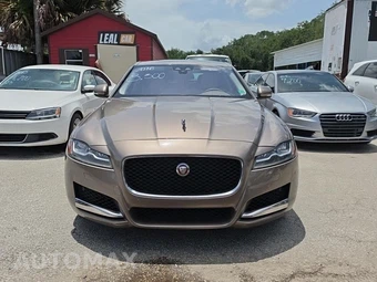 2016 Jaguar XF Prestige – miniatura 2