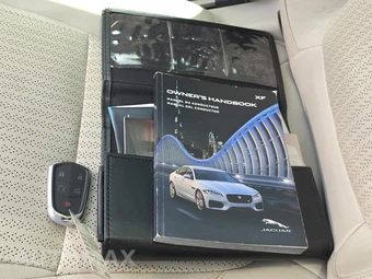 2016 Jaguar XF Prestige – miniatura 33