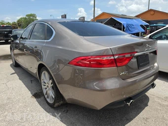 2016 Jaguar XF Prestige – miniatura 6