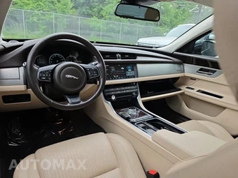 2016 Jaguar XF Prestige – miniatura 14