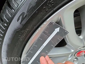 2016 Jaguar XF Prestige – miniatura 25