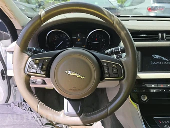 2016 Jaguar XF Prestige – miniatura 10