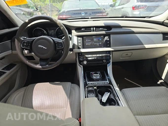2016 Jaguar XF Prestige – miniatura 11