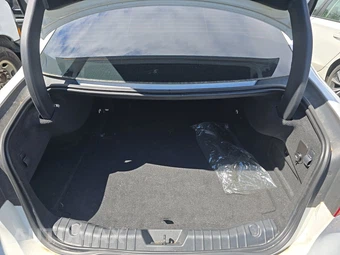 2016 Jaguar XF Prestige – miniatura 16