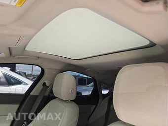 2016 Jaguar XF Prestige – miniatura 17