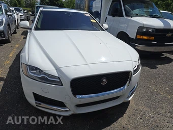 2016 Jaguar XF Prestige – miniatura 2