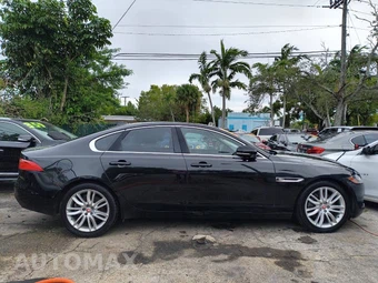 2016 Jaguar XF Prestige – miniatura 12