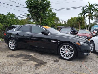 2016 Jaguar XF Prestige – miniatura 13