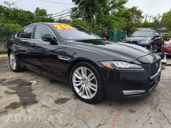 2016 Jaguar XF Prestige – miniatura 14