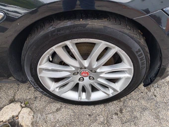 2016 Jaguar XF Prestige – miniatura 23