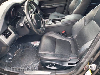 2016 Jaguar XF Prestige – miniatura 27