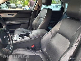 2016 Jaguar XF Prestige – miniatura 29