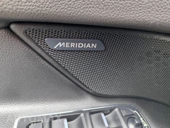 2016 Jaguar XF Prestige – miniatura 32