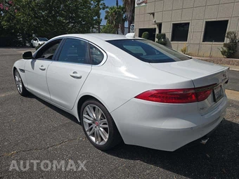 2016 Jaguar XF Prestige - miniatura 2