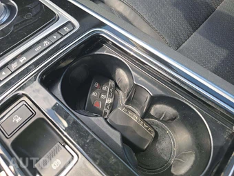 2016 Jaguar XF Prestige - miniatura 8