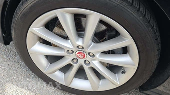 2016 Jaguar XF R-Sport – miniatura 26