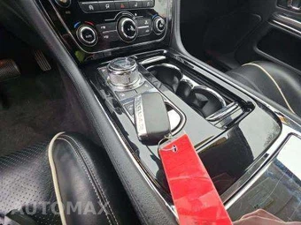 2016 Jaguar XJ R-Sport – miniatura 9