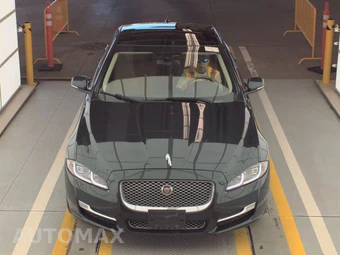 2016 Jaguar XJL Portfolio - miniatura 2