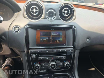 2016 Jaguar XJL Portfolio – miniatura 10