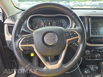 2016 Jeep Cherokee Altitude Edition – miniatura 10