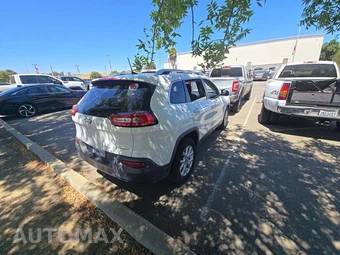 2016 Jeep Cherokee Latitude - miniatura 3