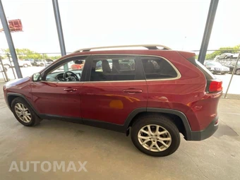 2016 Jeep Cherokee Latitude - miniatura 2