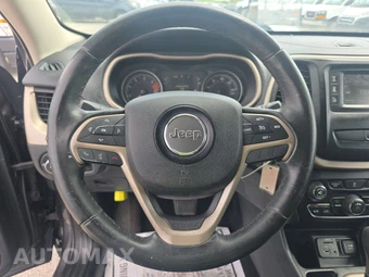2016 Jeep Cherokee Latitude - miniatura 10