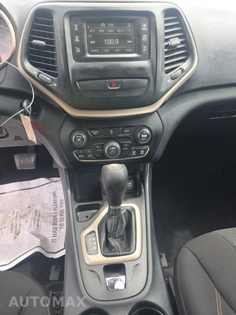 2016 Jeep Cherokee Latitude - miniatura 11