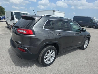 2016 Jeep Cherokee Latitude - miniatura 4