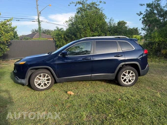 2016 Jeep Cherokee Latitude - miniatura 3