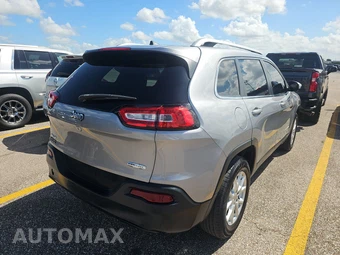 2016 Jeep Cherokee Latitude – miniatura 4