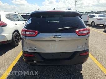 2016 Jeep Cherokee Latitude – miniatura 5