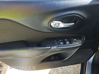 2016 Jeep Cherokee Latitude – miniatura 9