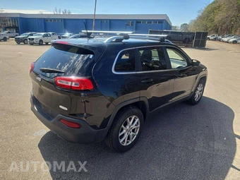 2016 Jeep Cherokee Latitude - miniatura 3
